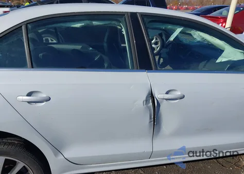 2017 Volkswagen Jetta 1.4T Se from USA, damaged, VIN 3VWDB7AJ5HM389297